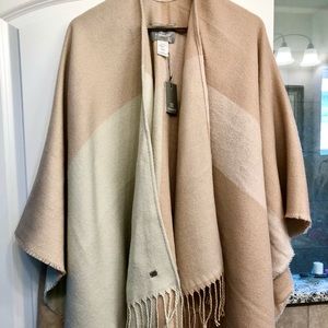 NWT 💗Soia & Kyo💗 Wrap (beige/cream)